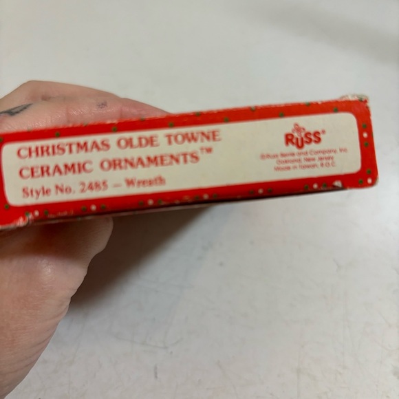 🛍️3/$30 Vintage NIB Russ‎ ceramic Christmas holiday tree wreath ornament - Picture 7 of 11